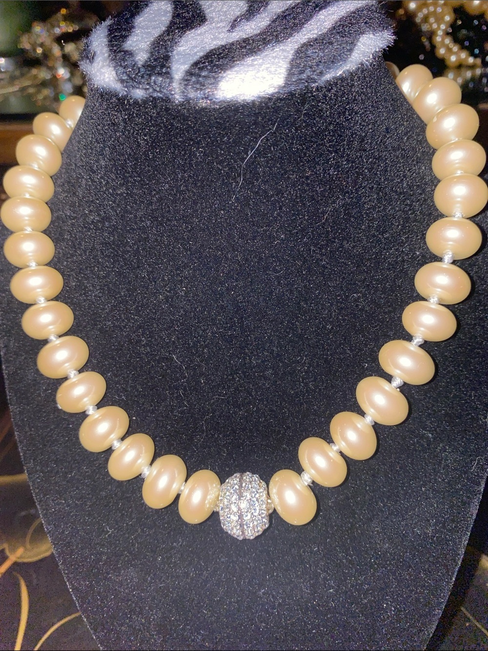 Vintage CaroleeElegant Cream Pearl Bead Necklace with Crystal Accent 17โ Long